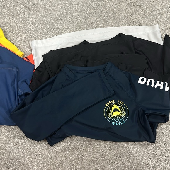 Boys swim top - Picture 9 of 11